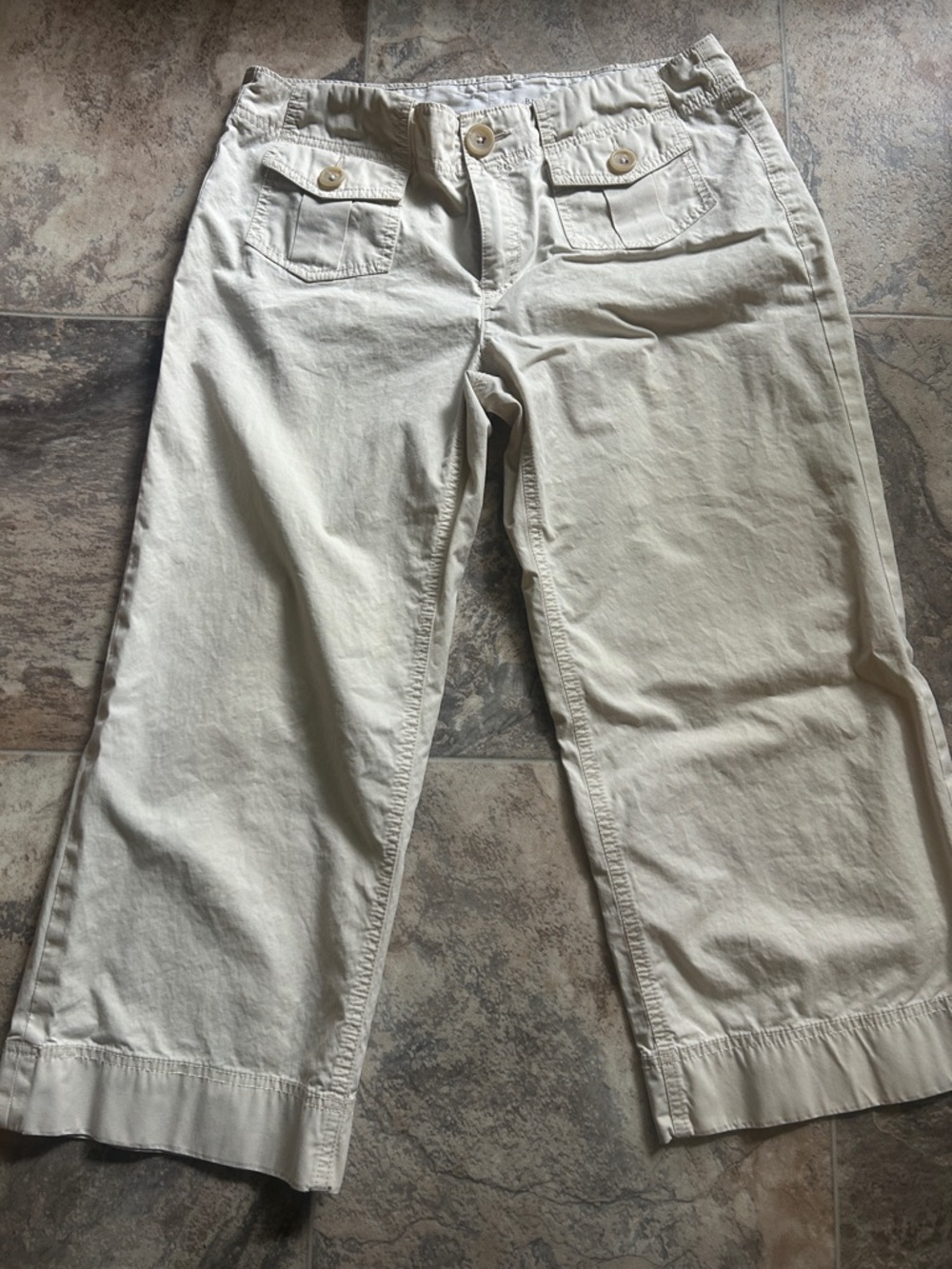 Banana Republic off white/tan cropped pants